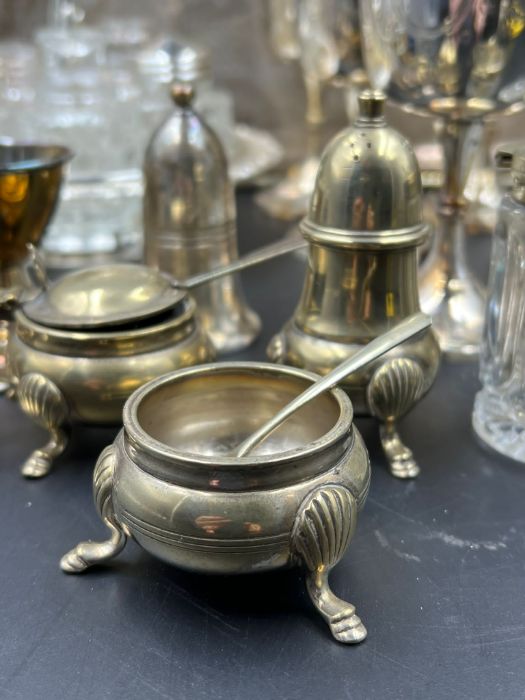 A selection of silver plated items to include trays, salts and goblets - Image 3 of 3