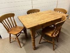 An antique pine kitchen farmhouse table and four chairs (H78cm W122cm D74cm)