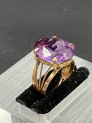 A Vintage Alexandrite ring set on Arabian gold (Size I 1/2 Approximate total weight 3.6g)
