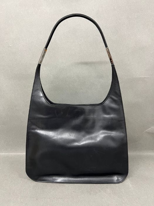 Gucci black leather shoulder bag (W32cm)