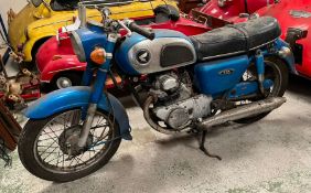 A Honda 1975 petrol iconic motor cycle/motor bike 174cc in blue, Mileage 27311 garage/barn find.