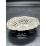 A small silver bowl, hallmarked for Birmingham 1898, by W D S (10.91g)