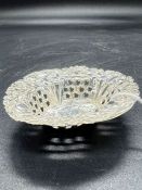 A small silver bowl, hallmarked for Birmingham 1898, by W D S (10.91g)