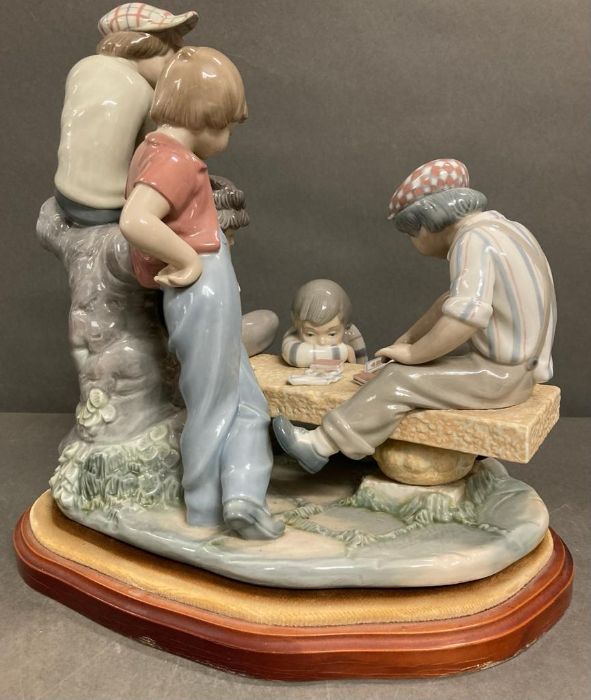 A large Nao figurine "Boys Playing Cards" - Image 5 of 5