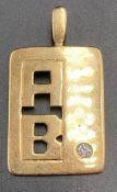 A 14ct gold pendent with inset diamond (approx. weight 4.8g)