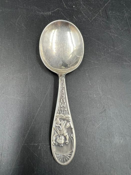 A silver caddy spoon or nursey spoon featuring "Little Miss Muffat" Chester 1962 (19.8g)