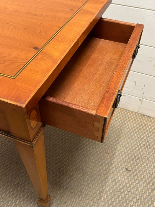 An inlaid table with shell motif and drawer to side - Image 6 of 6