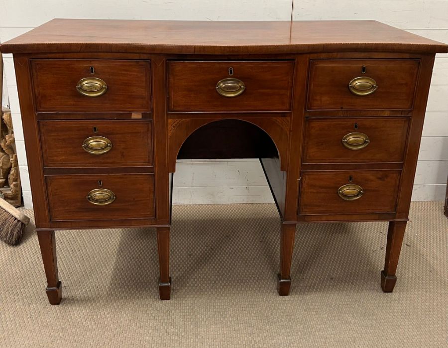 A George III style mahogany inlaid sideboard (H92cm W128cm D55cm)