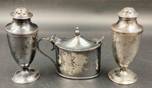 Hallmarked Silver cruets salts and a mustard pot with blue glass liner and spoon. (205g)