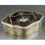 A silver and tortoiseshell jewellery box hallmarked for 1907 by William Comys & Sons (160g)