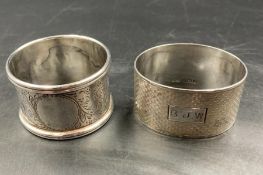 Two hallmarked silver napkin rings (35.7g)