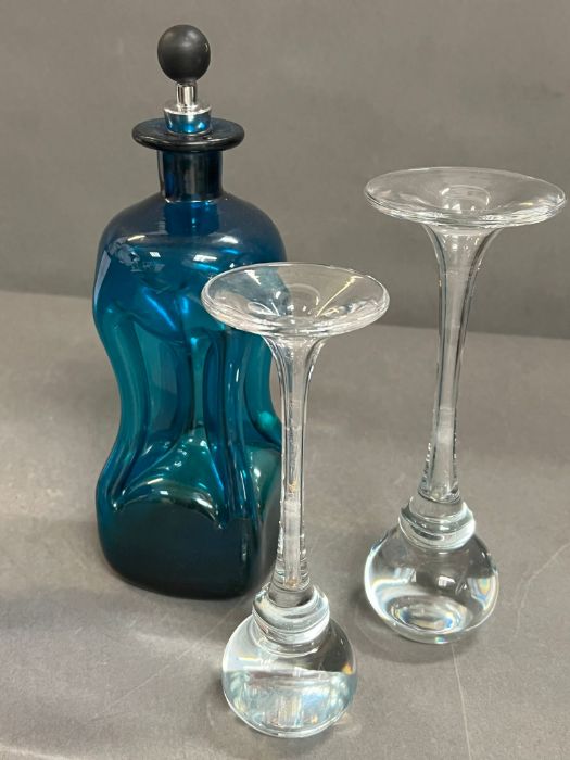 A selection of decorative glass to include rummer and bud vase - Image 8 of 9