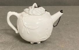 Blanc - De - China teapot