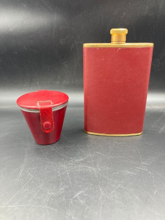 A Leather cased set of stirrup cups and gold plated hip flask - Image 3 of 3