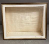 A table top display case (H32cm W40cm D17cm)