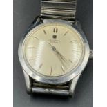 A Vintage Universal wristwatch 206513-6 (1863360)