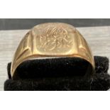 A 9ct gold signet ring (5.4g) Size T