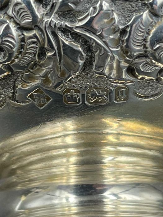 A silver bowl, hallmarked for Sheffield 1899 by Martin, Hall & Co (Approximate total weight 105g) - Image 2 of 2