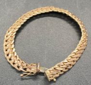 A 9ct gold bracelet (Approximate Total Weight 10g)