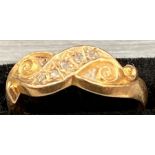 An 18ct gold ring (1.9g) Size N