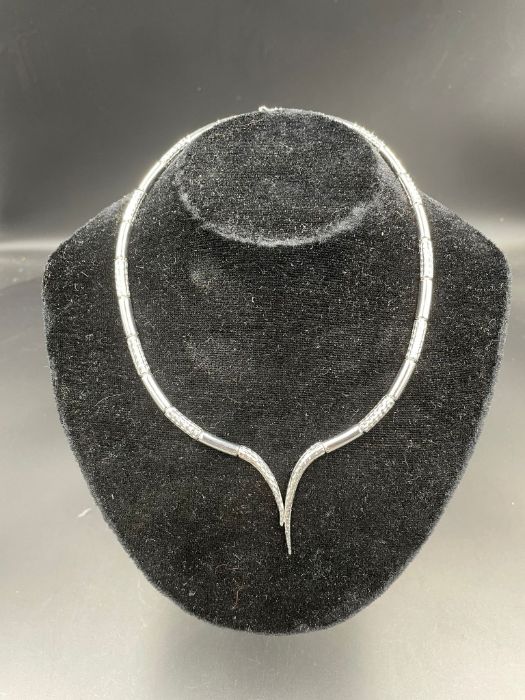 A 9ct white gold necklace (Approximate full weight 18.8g)