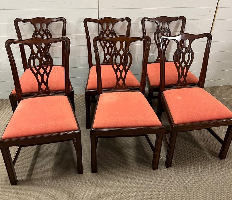 A George III style dining table and chairs with shaped backs, pierced vase splats on square legs - Image 7 of 9