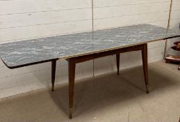 A Formica Mid Century extendable dining table (H60cm W187cm D64cm)