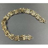 A 9ct gold gate bracelet (approximate total weight 3.9g)