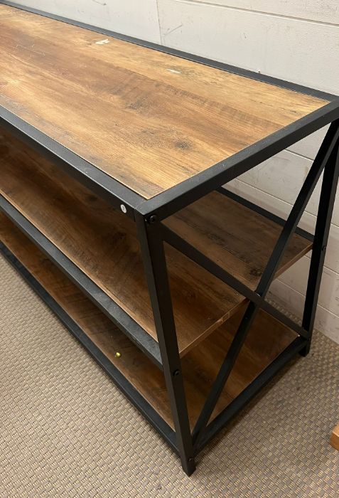 A contemporary metal and wood console table (H66cm W153cm D40cm) - Image 3 of 3