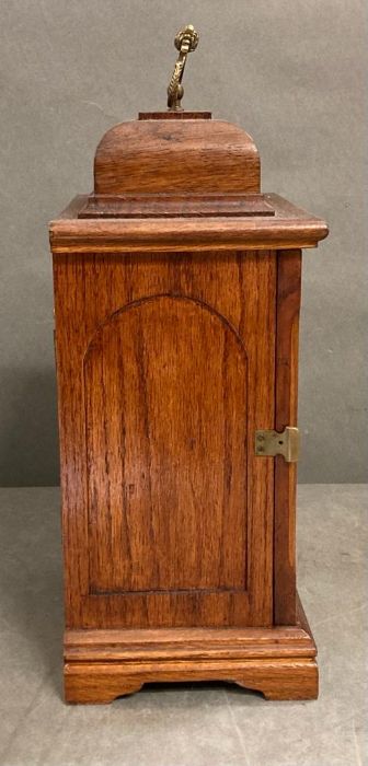 An eight day mantel clock with brass face in mahogany box with brass carrying handle. - Image 4 of 5