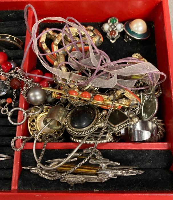 A boxed selection of costume jewellery - Image 2 of 4