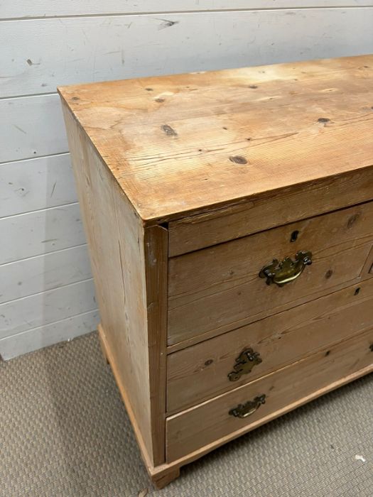 A pine two over two chest of drawers AF (H79cm W83cm D44cm) - Image 3 of 4