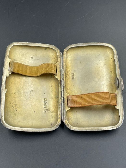 A silver cigarette case, hallmarked for Chester 1913 - Image 2 of 2