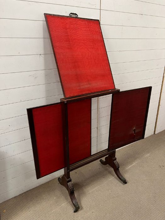 A mahogany fire screen - Image 2 of 3