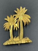 An Arabian gold palm tree brooch (Approximate total weight 4.5g)