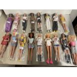 Seventeen Spice girl figures/dolls