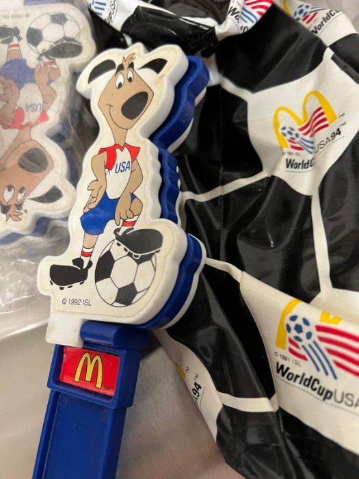 World cups and Snoop toys - Image 2 of 2