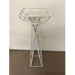 A white painted metal plant stands (H97cm))