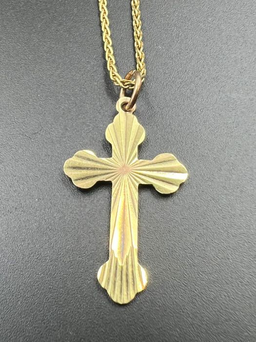 A 9ct gold cross and necklace (Approximate Total Weight 3.9g) - Image 2 of 3