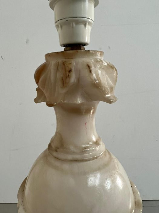 Two alabaster lamps - Image 4 of 9