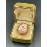 A 9ct gold Cameo ring, approx size L.