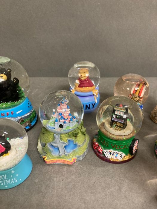 A boxed selection of snow globes - Image 5 of 7