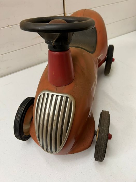 A metal radio flyer ride on children's car toy - Image 4 of 9