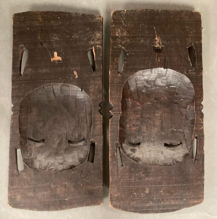 Two African mask wall hangings (H53cm) - Image 2 of 2