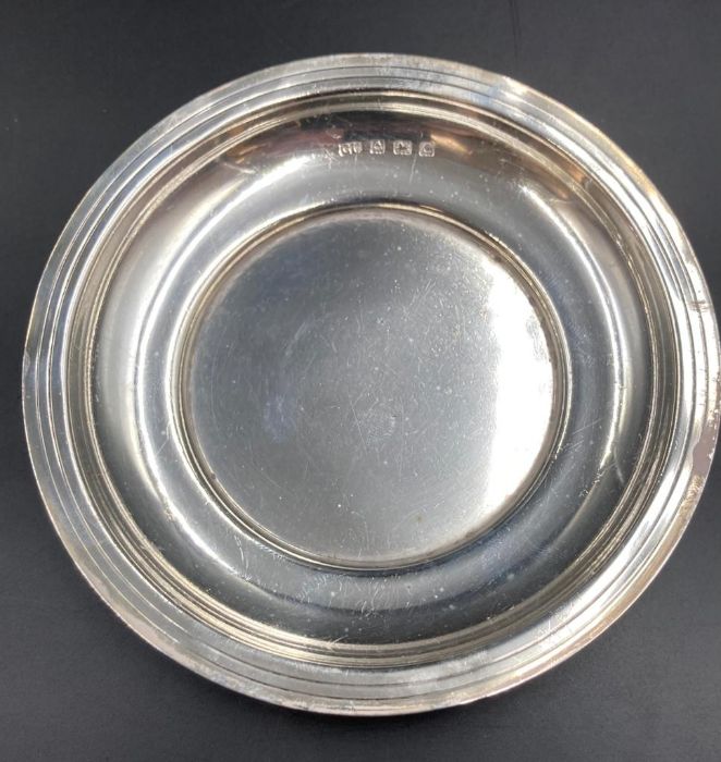 A pair of hallmarked silver pin dishes (Approximate Weight 120g) - Image 2 of 6