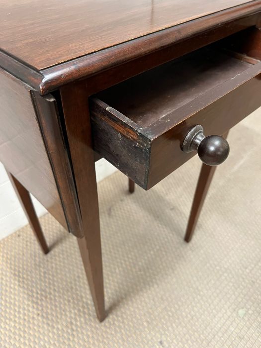 A drop leaf side table with drawer to centre (H74cm W48cm D34cm) - Image 2 of 3