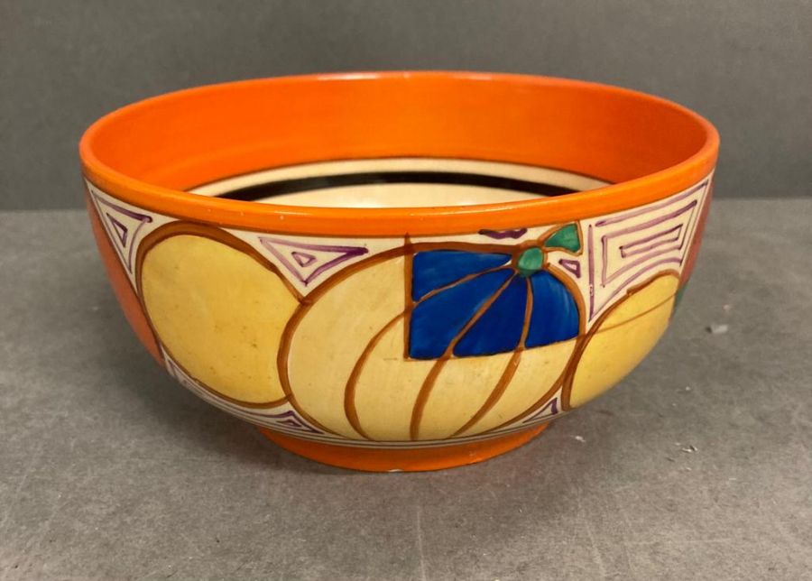 A Clarice Cliff Fantasque pattern bowl, diameter 15cm - Image 4 of 4