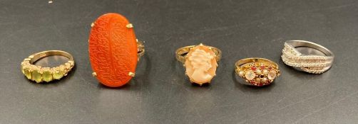 A selection of five 9ct gold fashion rings (23.6g)