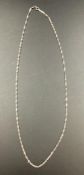 A delicate fine 14ct white gold necklace (2.4g)
