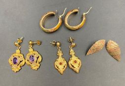 Four pairs of 14ct yellow gold earrings with various settings and styles (19g)